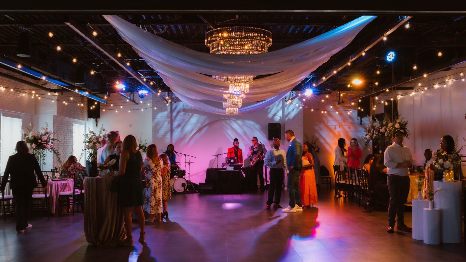 A live band and full dance floor at Trellis 925