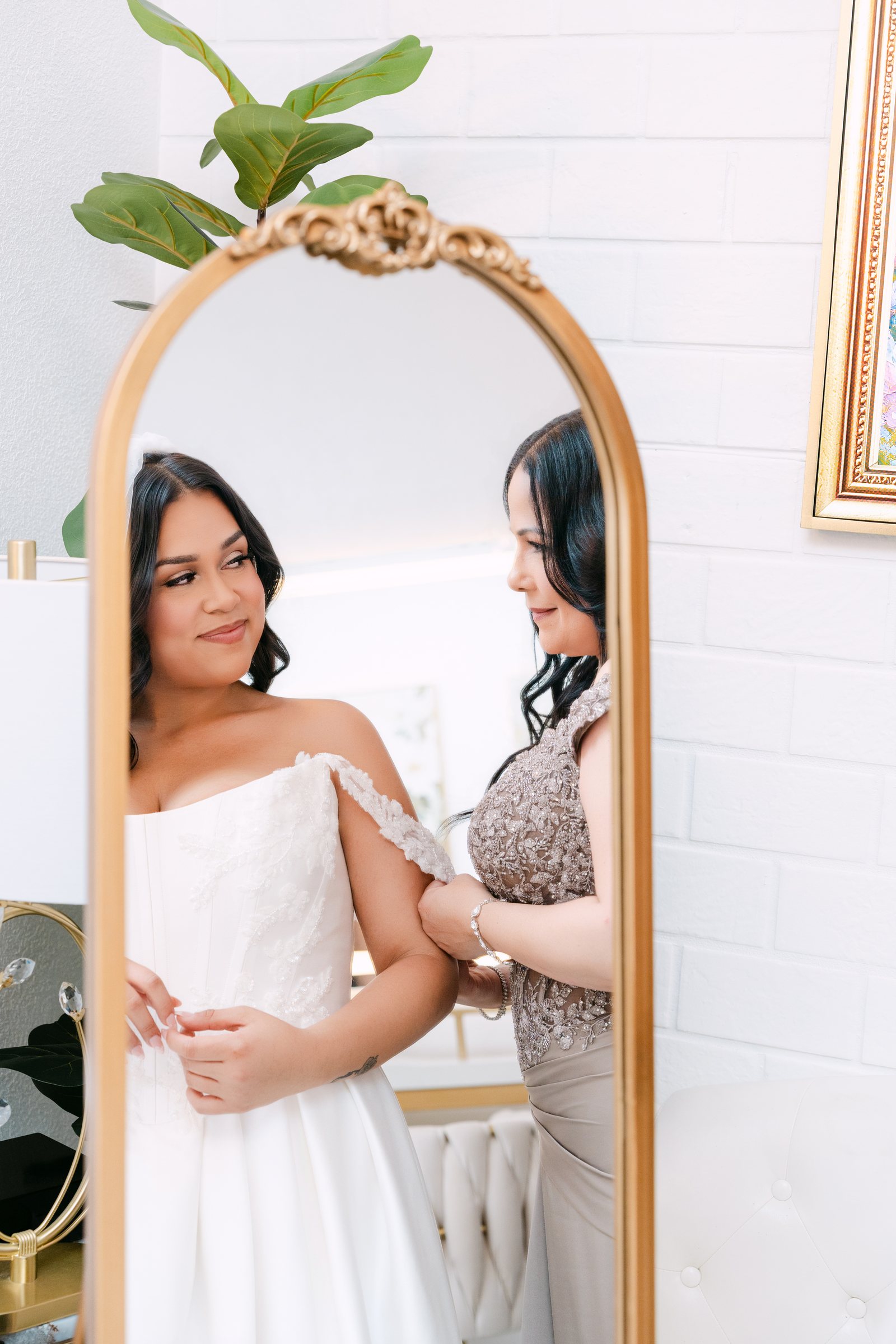 A bride getting ready in the VIP Suite at Trellis 925